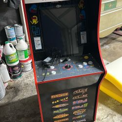 Arcade Game -PAC MAN 