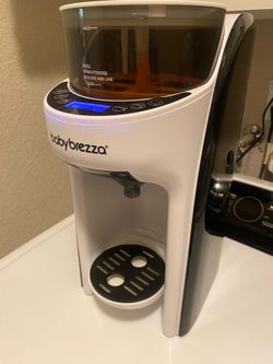 Baby brezza formula and water dispenser