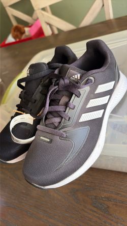 Adidas’s size 3 kids shoes