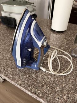 Black+Decker Evensteam Steam Iron