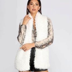 Unisize White Faux Fur Vest