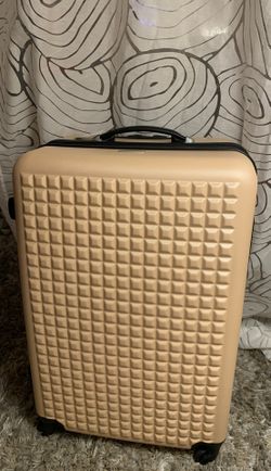 Samsonite 28” spinner suitcase—blush stud