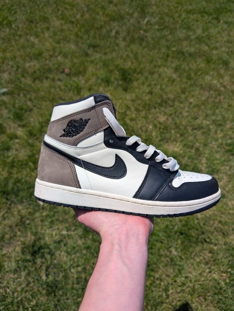 Jordan 1 “Mocha” – Size 8 – OG All 🤎