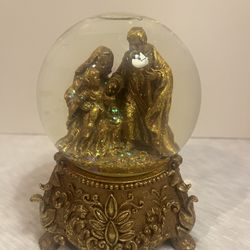 Mary Joseph And Jesus Musical Snow Globe (Tested Works Great)
