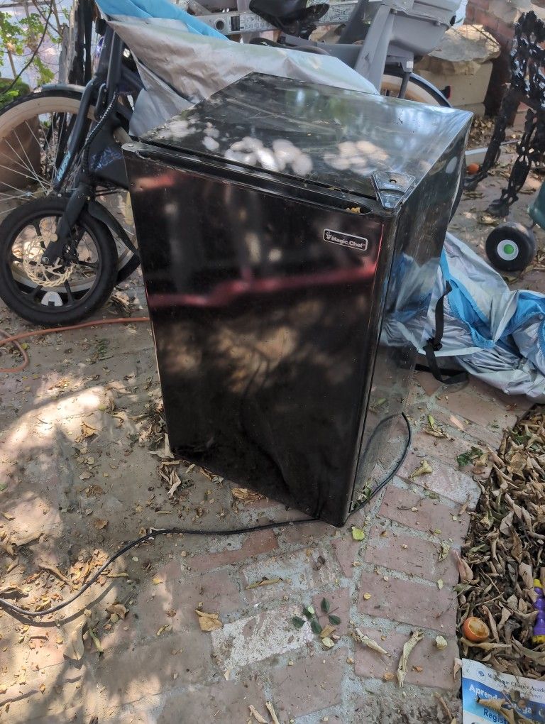 Mini Fridge Used But In Very Good Condition