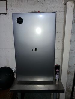 Mini fridge