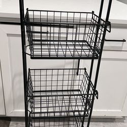 Standing wire basket