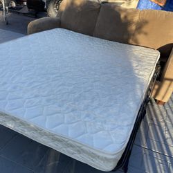 Pull Out Bed/Couch With Ottoman 