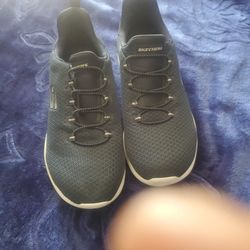 Skechers..zize..7.5