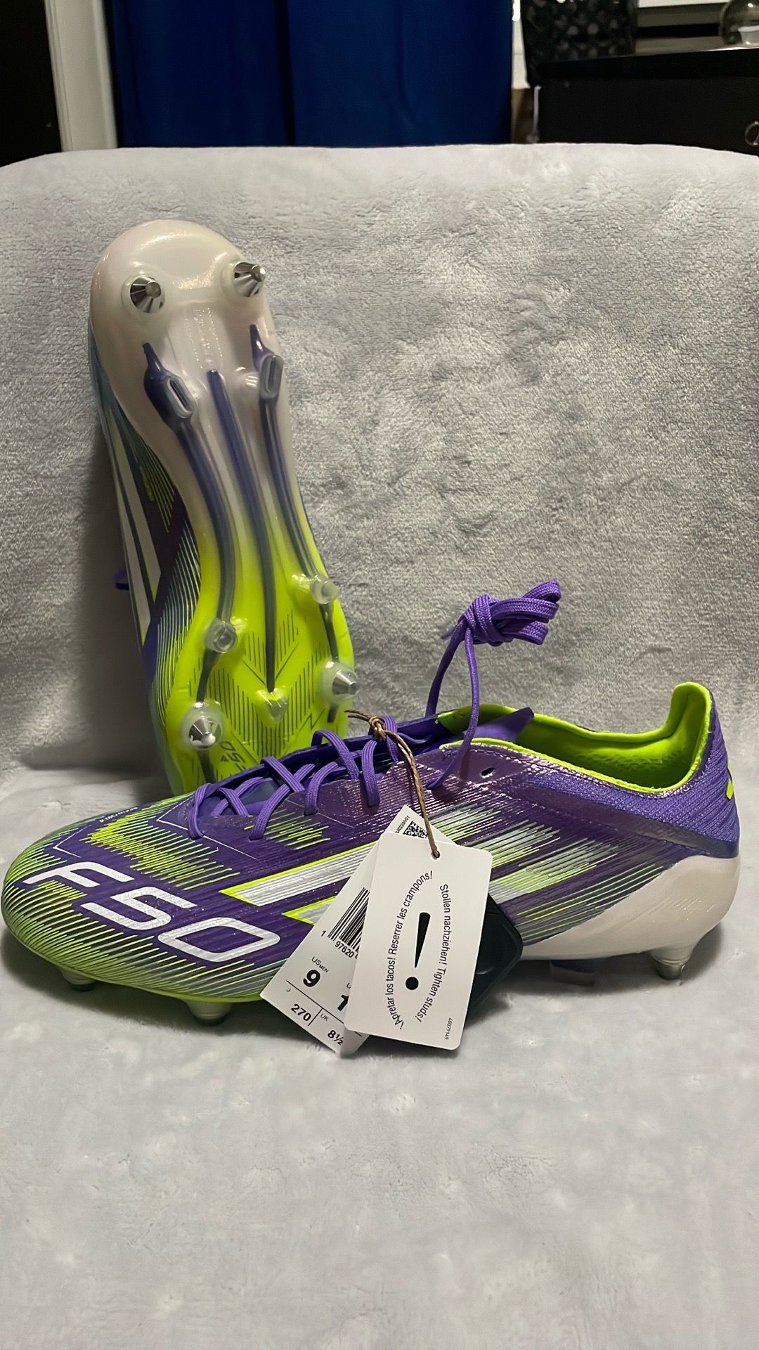 Soccer cleats size 9 men