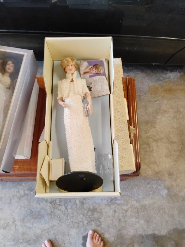 Franklin Mint DIANA, Princess Of Wales 16" Porcelain Doll in Box NEW Beaded