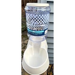 Pet Food Dispenser 