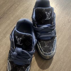 Taking Trades , Size 8 Lvs 