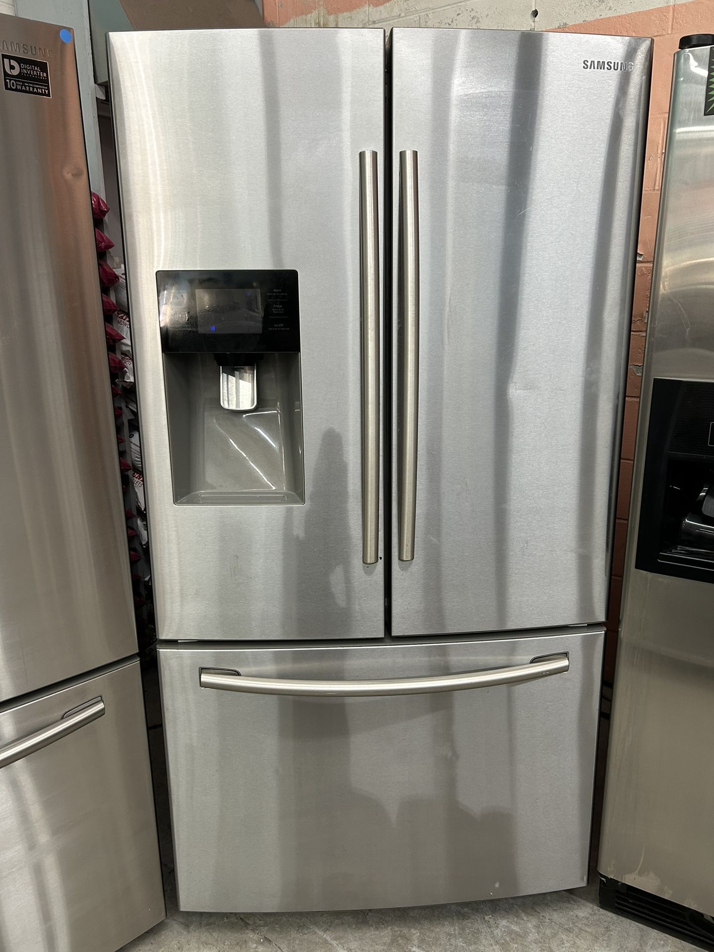 Stainless French Door Refrigerator With Ice And Water Dispenser 