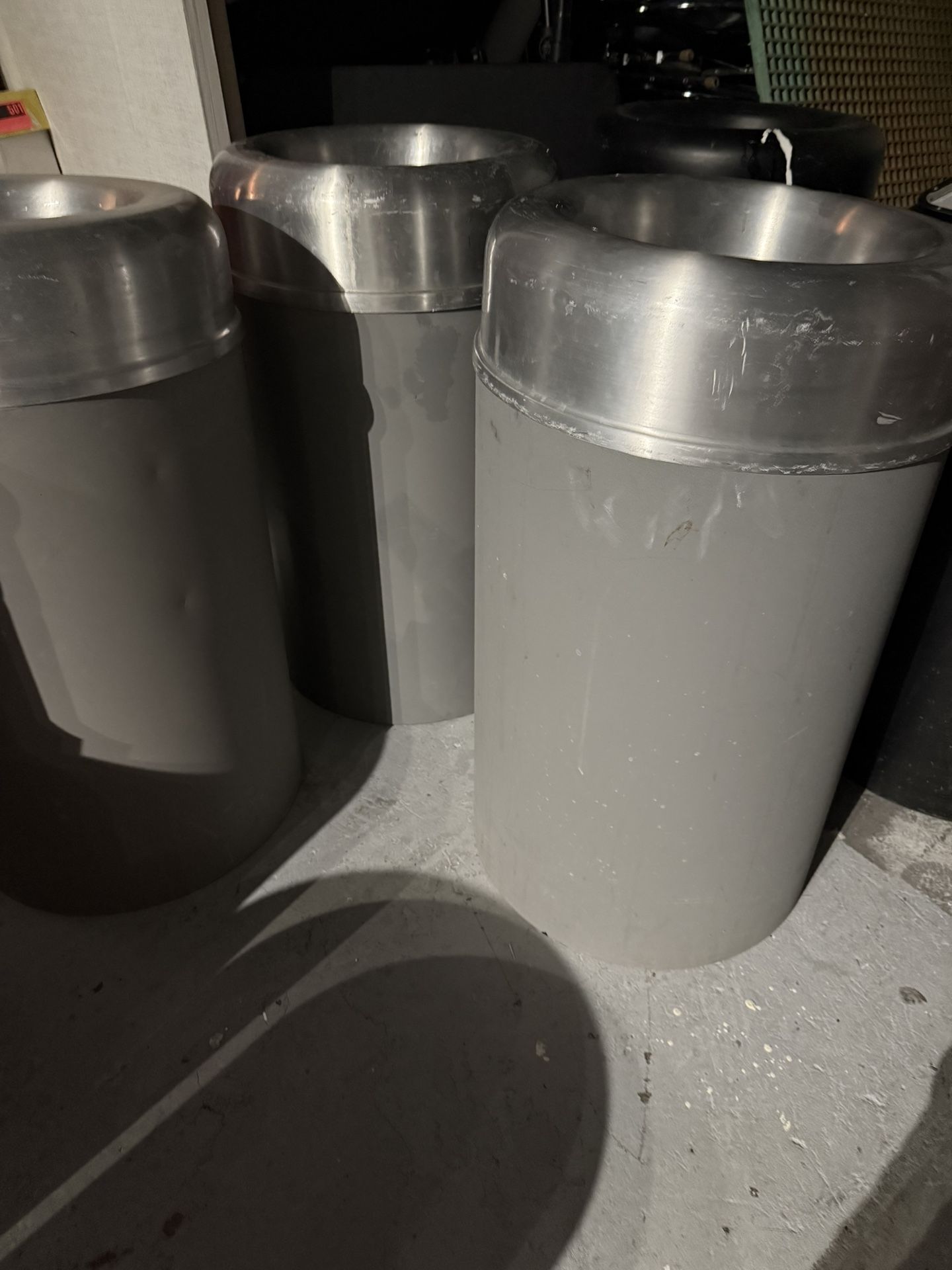 Commercial Trash Bins / Cans