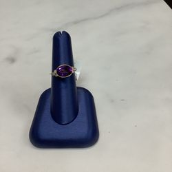 Lady’s Ring With Amethyst Stone