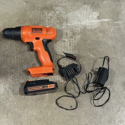 Power Drill - 20v - Black + Decker