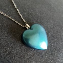 Teal blue pearl color shift chameleon heart shaped necklace silver 24" new