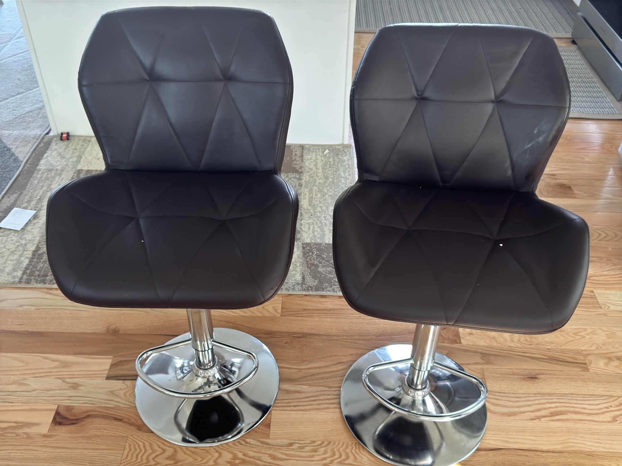 Rotating Island Chair 4 Available
