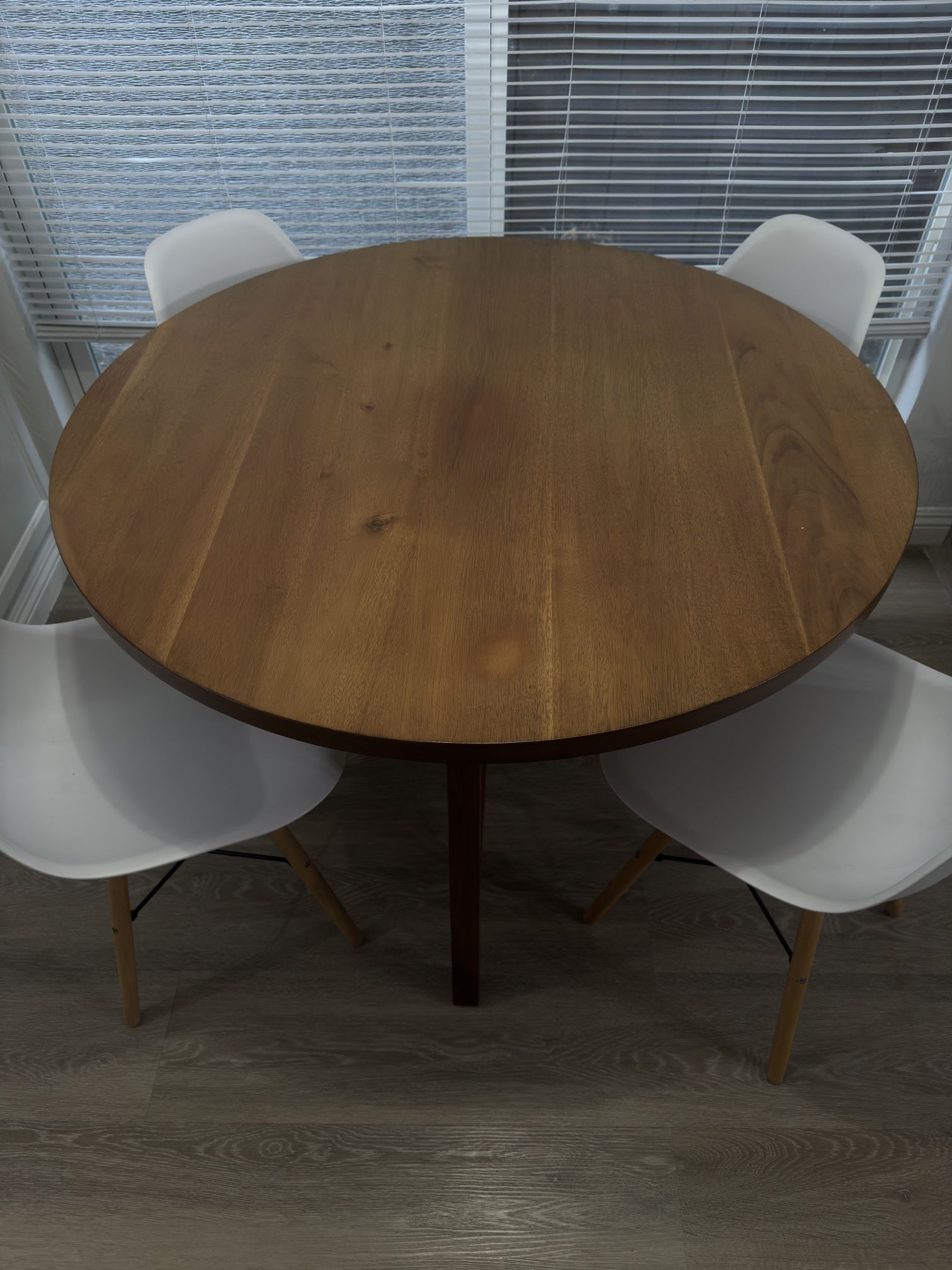 Round Table
