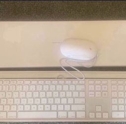 Apple Wired Keyboard And Mouse (new)