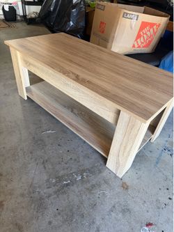 Adjustable coffee table
