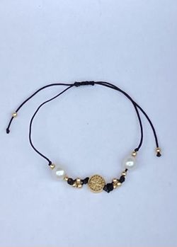 string bracelet with freshwater pearls