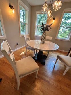 Moving- 1 yr old dining table