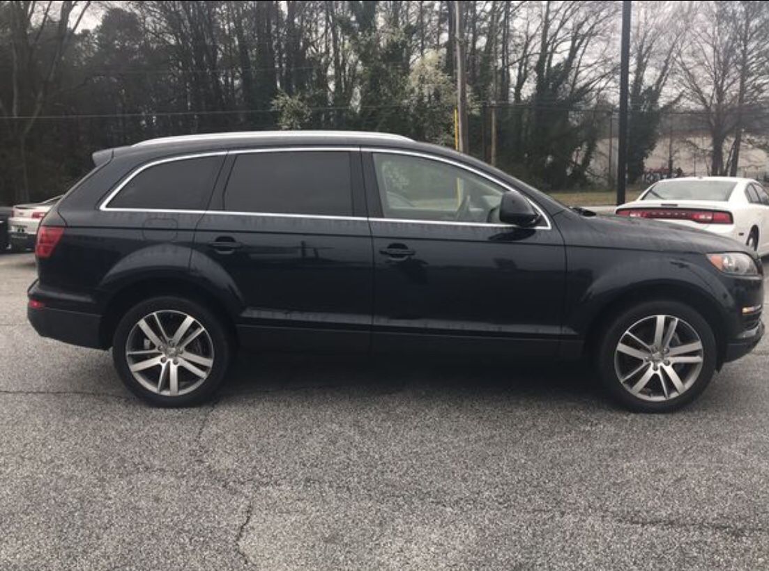 2008 AUDI Q7 PARTS ONLY, JUST BODY PARTS. PRICE IS NOT FOR WHOLE CAR.