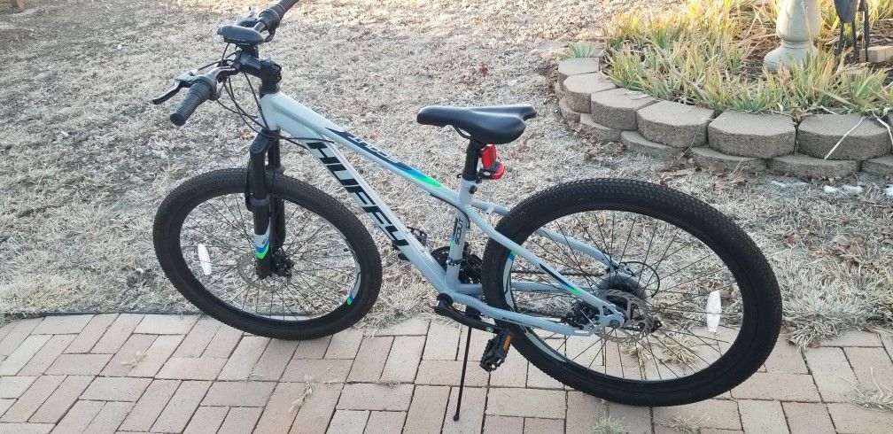 26" 21 Speed Huffy Scout Mtn Bike W/Disc Brakes (Like New)
