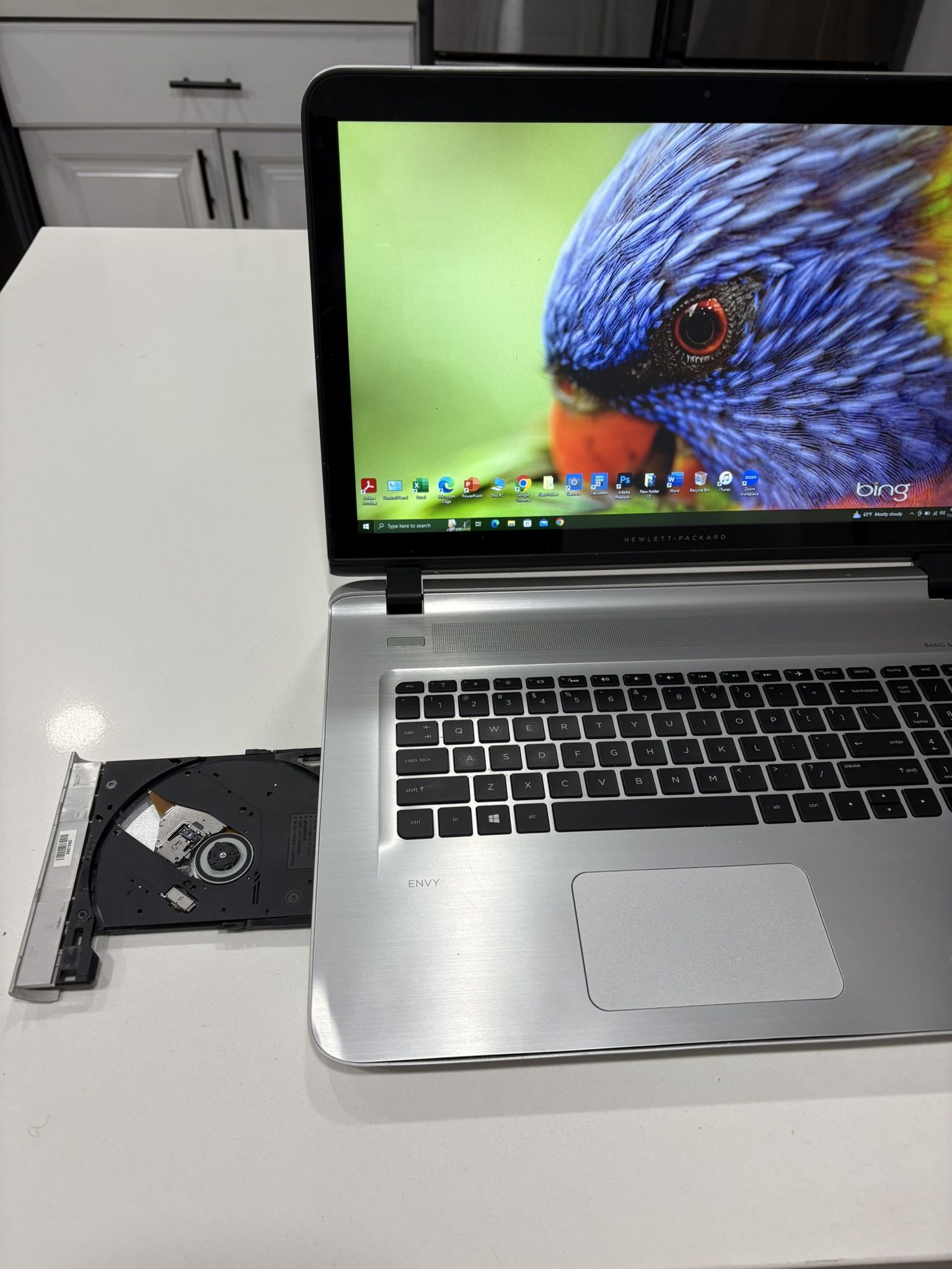 i7…i7…i7…. HP ENVY NOTEBOOK 📔 LAPTOP ….64 bit , Intel ( R ) ..core ( TM ) …FULLY LOADED WINDOWS 10 PROFESSIONAL….and ( photoshop 2021 version ),,ph