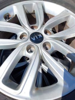 Tires 215/ 55/ 17 Rims KIA