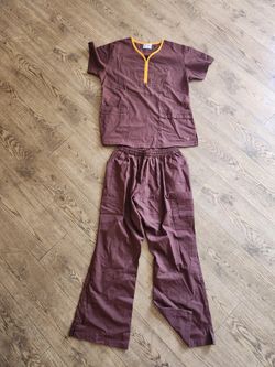 Scrub Suit 2 Pairs Medium Never Used Reina