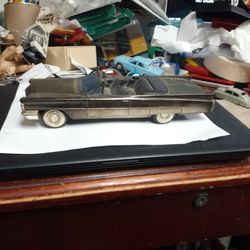 Cadillac  Radio, Car, Good Condition 