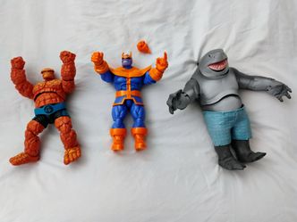 3 ACTION FIGURES