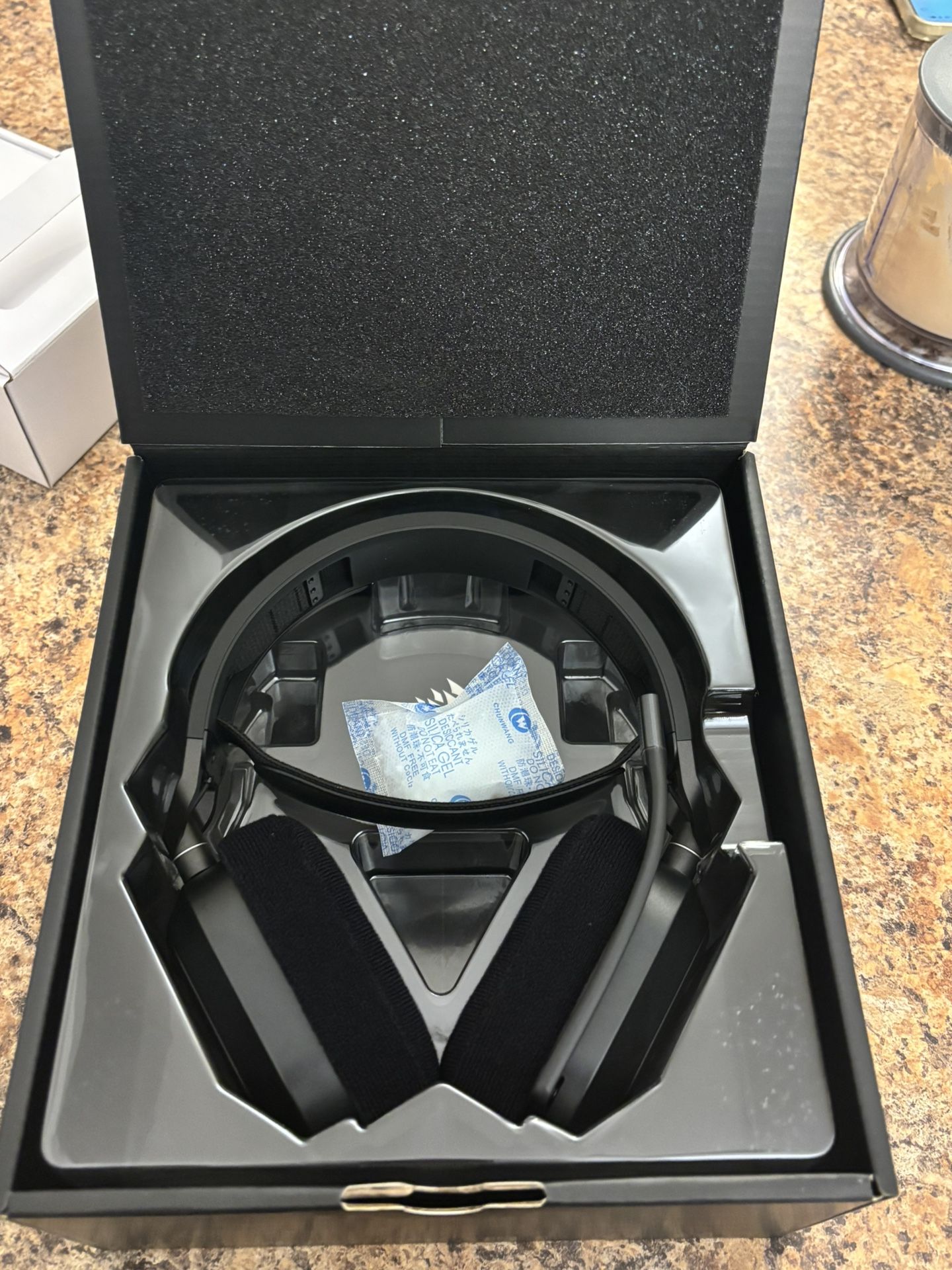 HS80 RGB Wireless Headphone