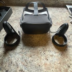 Oculus Quest 1, 64 GB, Headset, Controllers, Charger, And Original Box Included. Used 