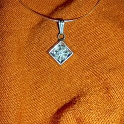 14k White Gold Pendant With Diamond