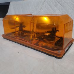 Signal-Stat 332A Rotating Double Roof Light $100