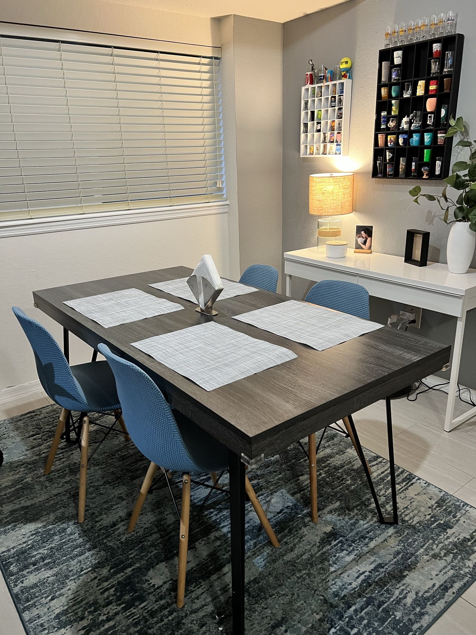 Dining Table For 6 People For Sell!!