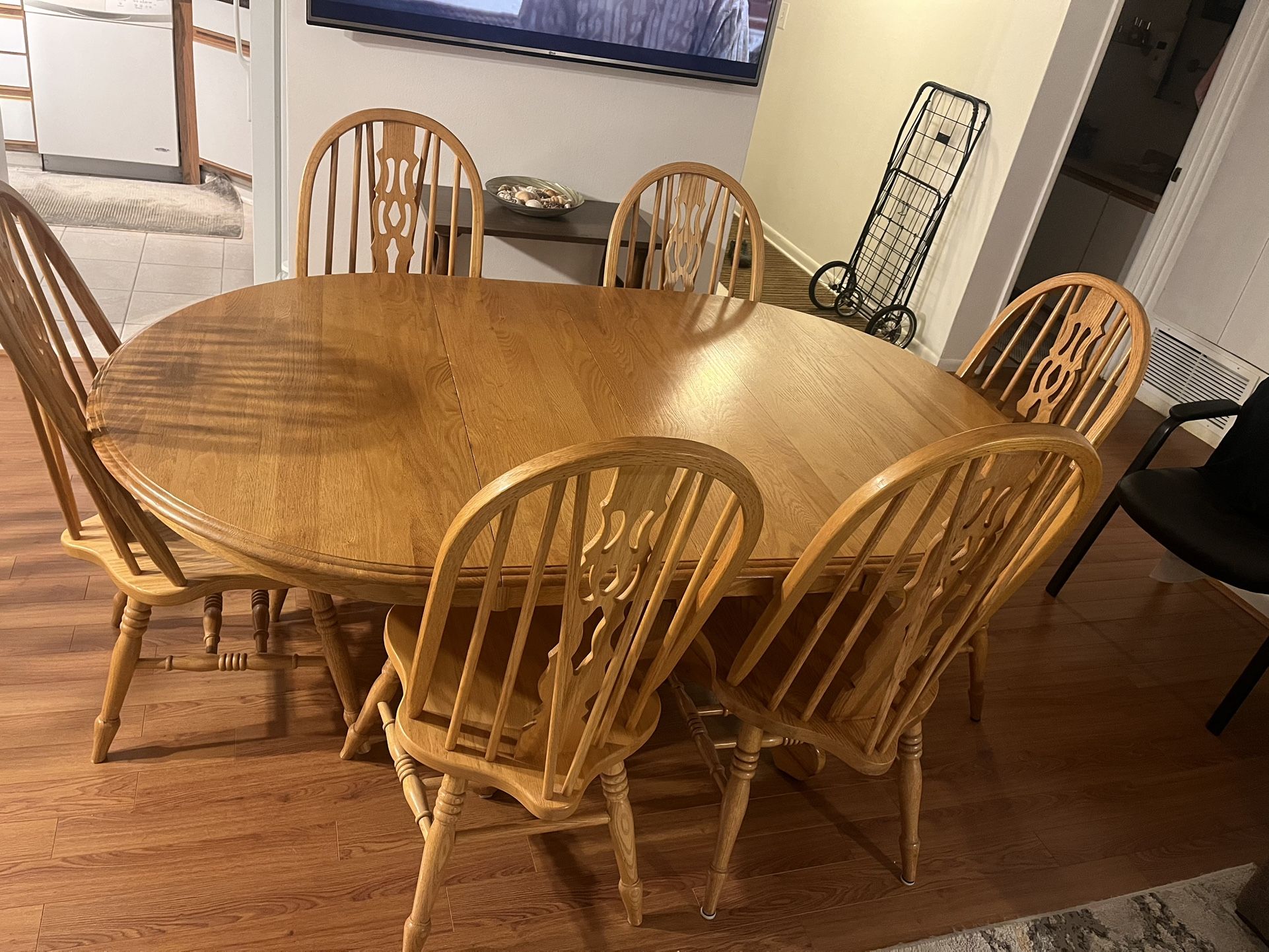 Dining table solid wood 6 chairs - extended 72x50x29in