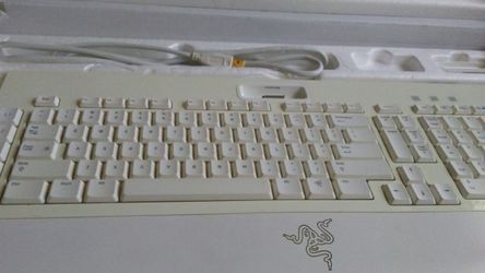 Razer Pro Type Keyboard/ IPod Dock