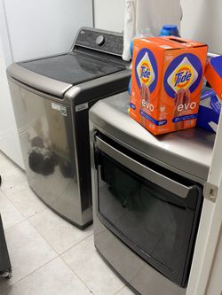 LG washer and Dryer set.