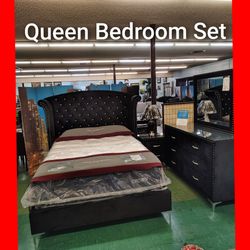 🥰 Queen Bedroom Set