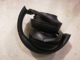 Sony sound cancelation headphones