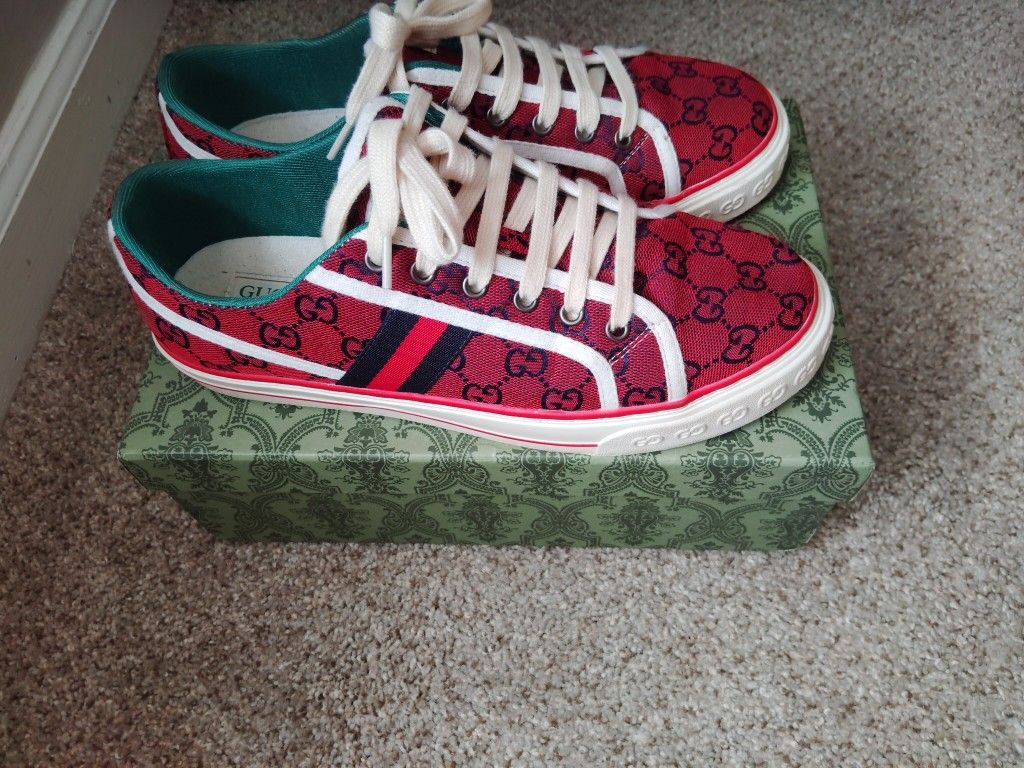Gucci 77 Low Size 44 (US 10)