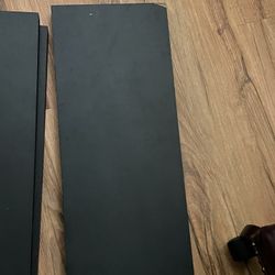 18 Wooden Shelves