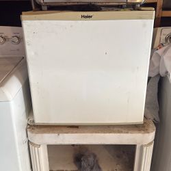 Mini fridge