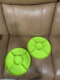 Lime green plastic platters- 2 count