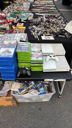 Xbox One S Console with Controller